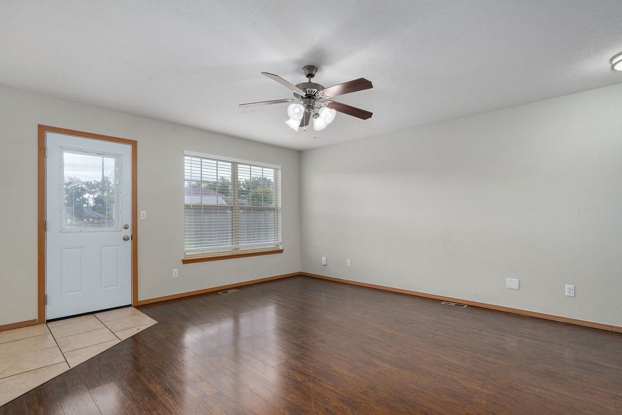 3338 S Hillcrest St - Photo 6 of 19