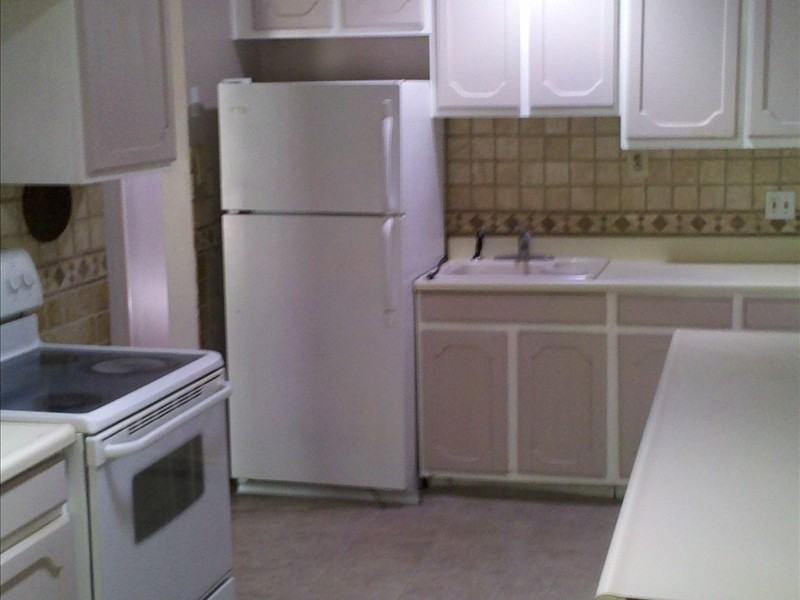 1042 N Catherine St - Photo 3 of 6
