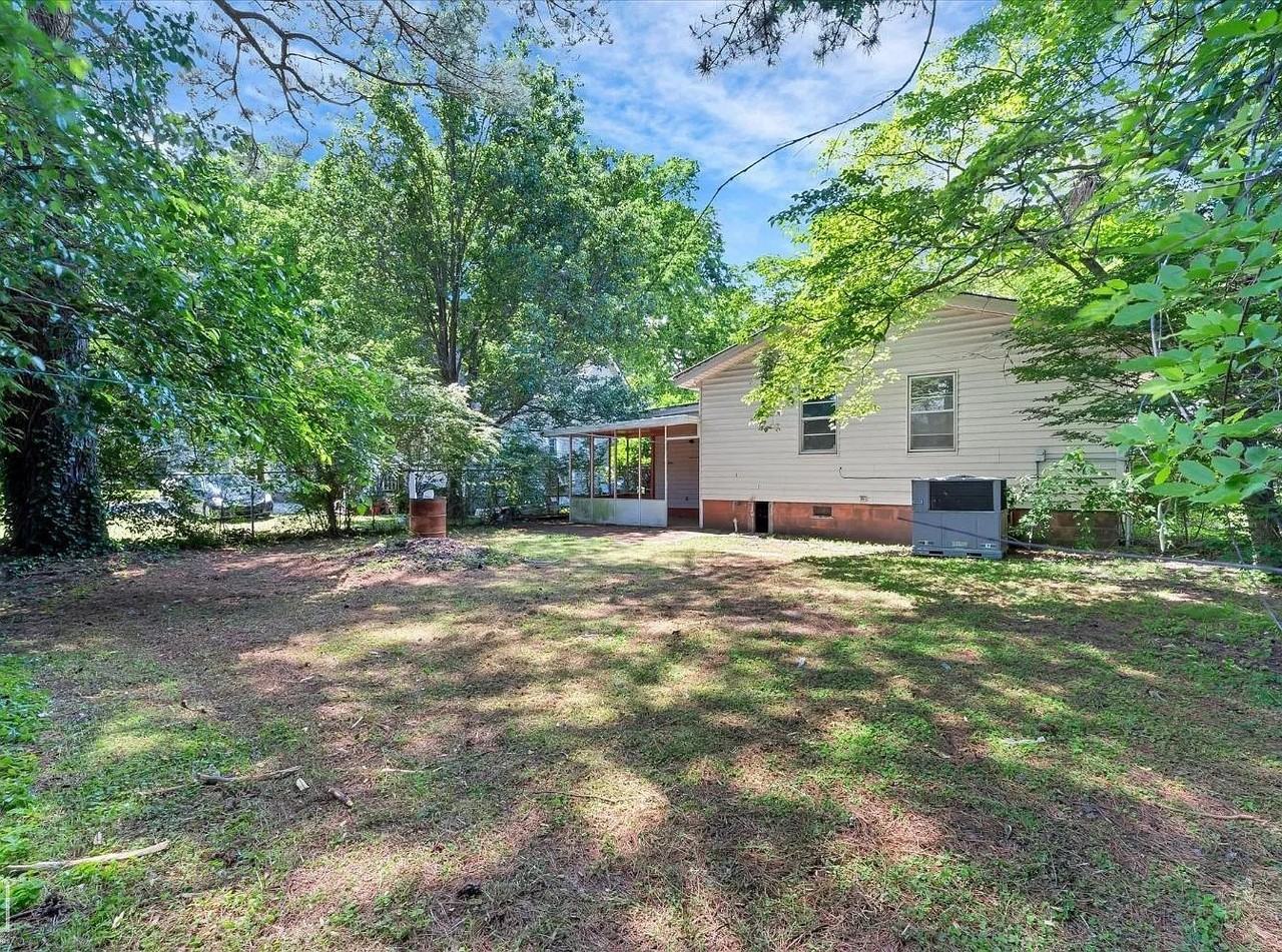 906 Walnut St - Photo 7 of 7