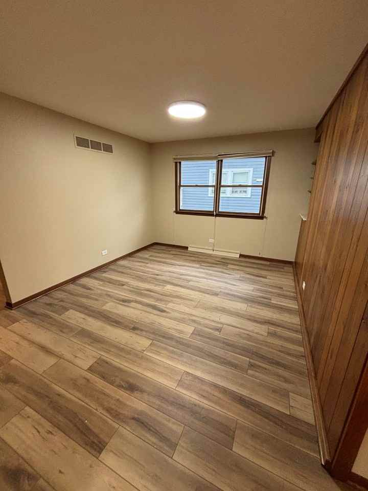 168 S Aldine St - Photo 5 of 10