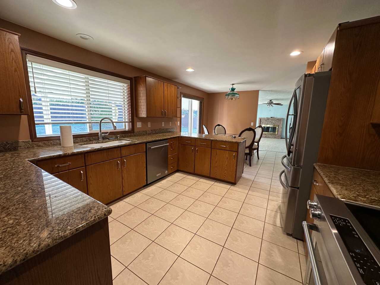 4509 Ne 122nd St - Photo 7 of 20