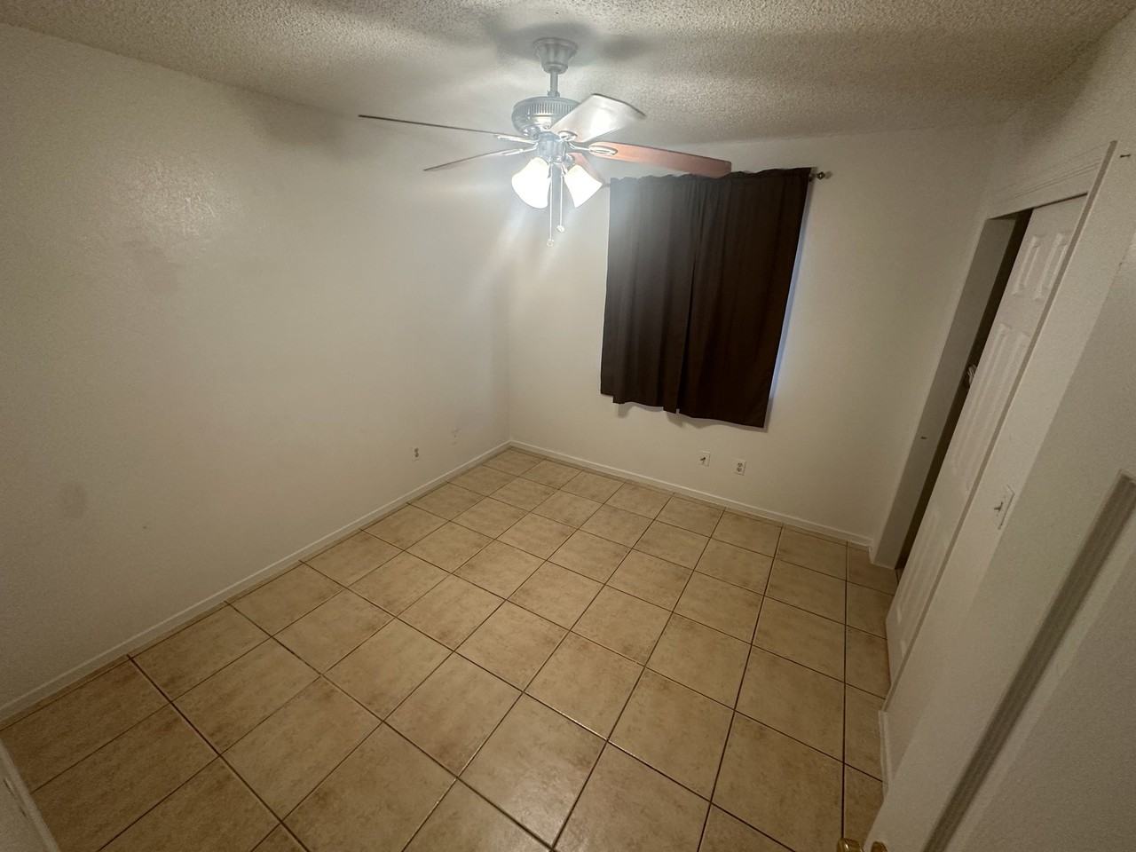 6114 N Prospect Ave - Photo 3 of 11