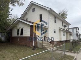 featured image of 1065 W 35th St