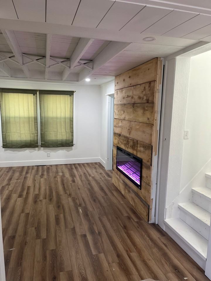 3301 7th St - Photo 2 of 6