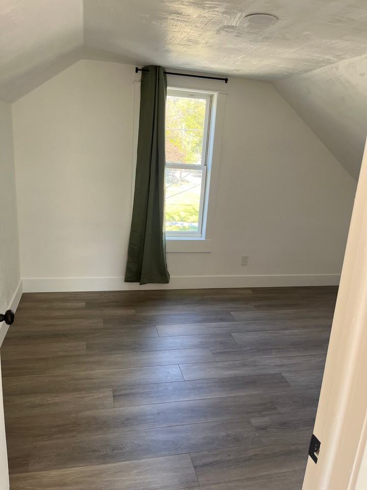 3301 7th St - Photo 6 of 6