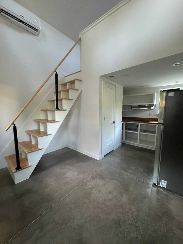 2712 Ashe St #A - Photo 2 of 10