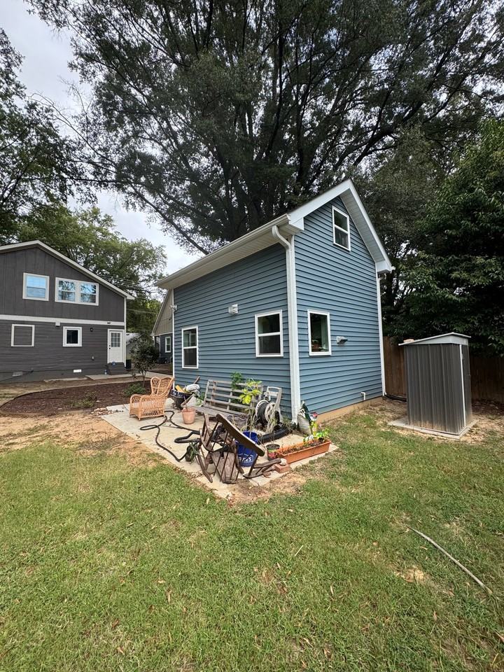 2712 Ashe St #A - Photo 4 of 10