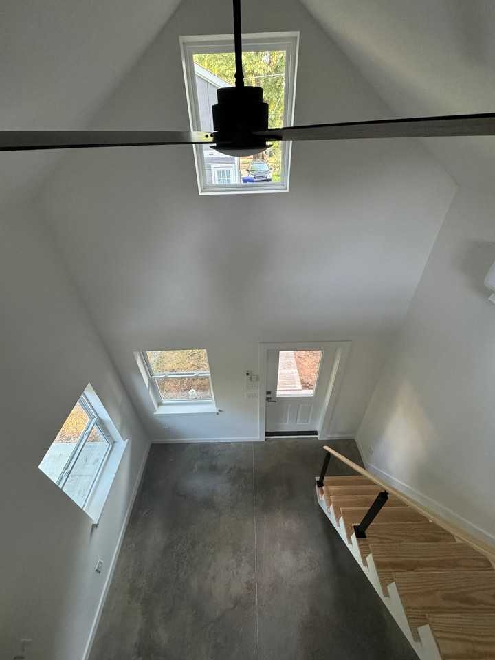 2712 Ashe St #A - Photo 7 of 10