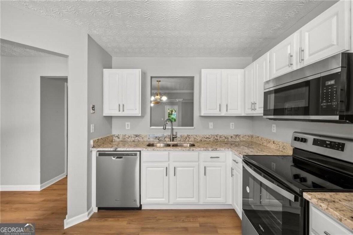 2754 Valley Green Dr - Photo 4 of 19