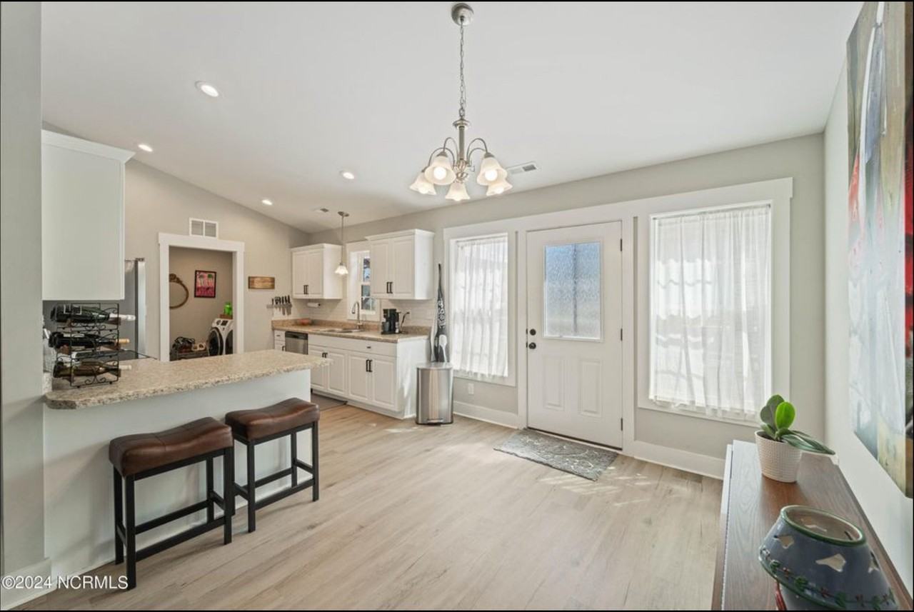 137 Bumps Creek Rd - Photo 4 of 20