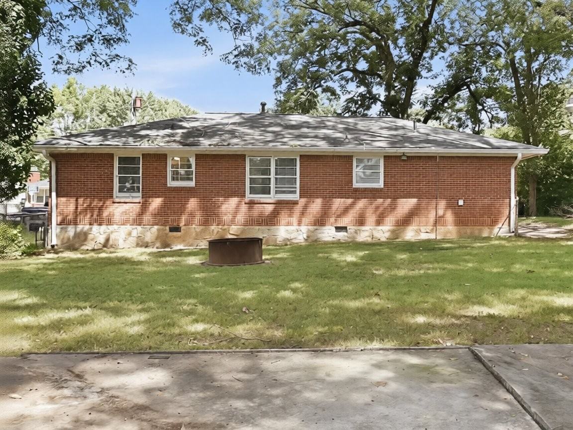 105 Adamson Dr - Photo 2 of 5