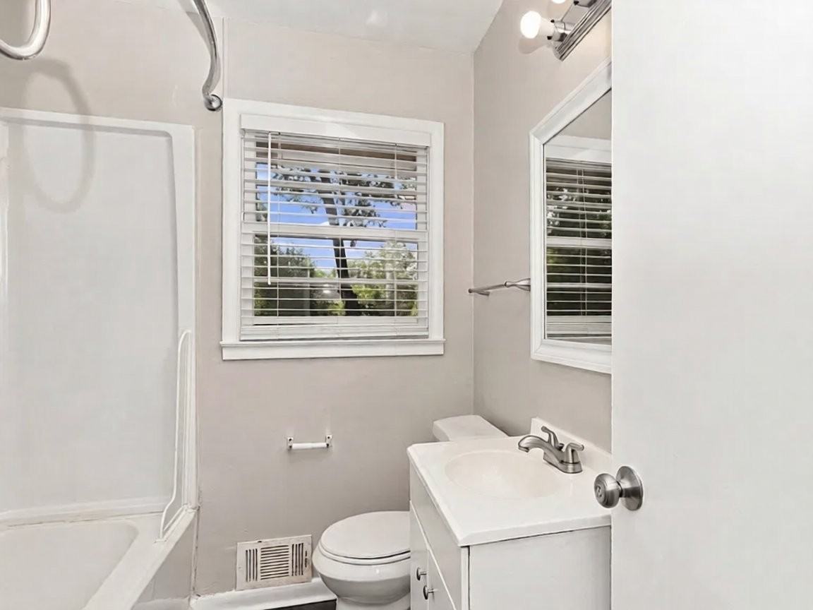 105 Adamson Dr - Photo 4 of 5