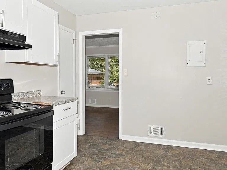105 Adamson Dr - Photo 5 of 5