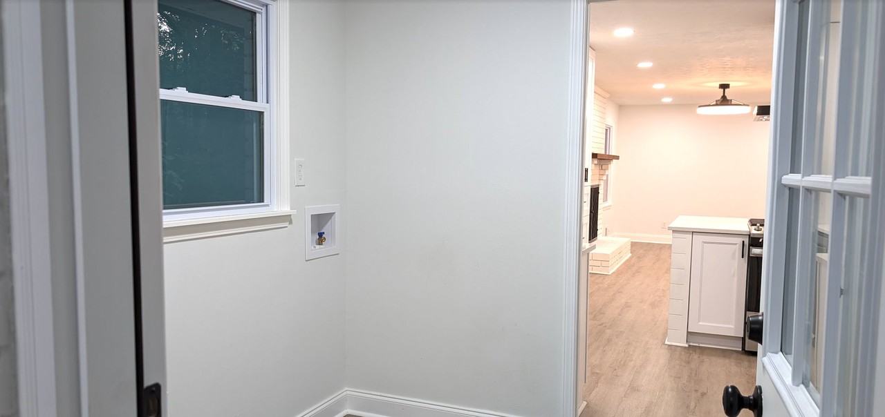 650 Lake Dr Sw #A - Photo 4 of 15