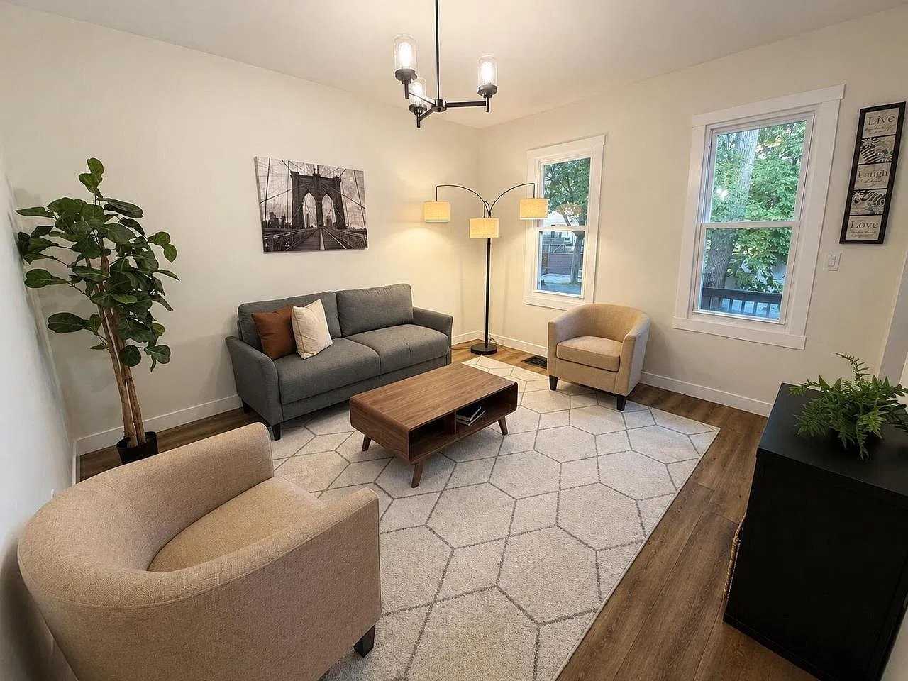 335 N 41st St - Photo 2 of 5
