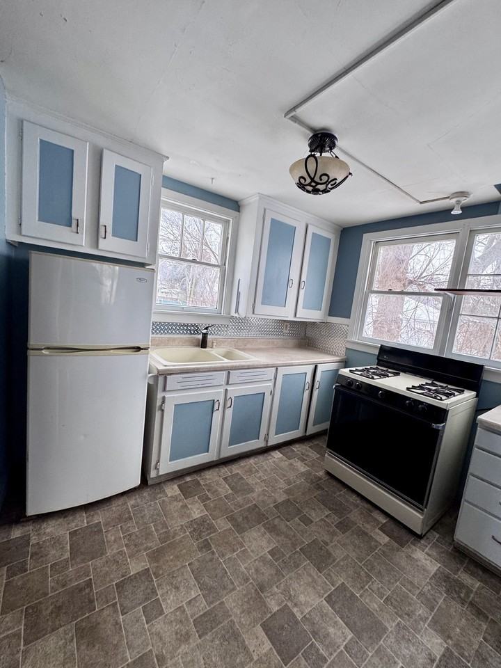 1023 S Pennsylvania Ave #3 - Photo 3 of 5