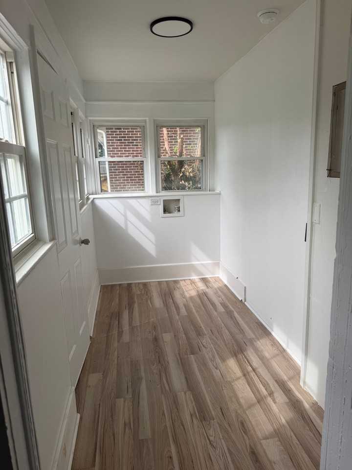 212 E Moore Ave - Photo 4 of 15