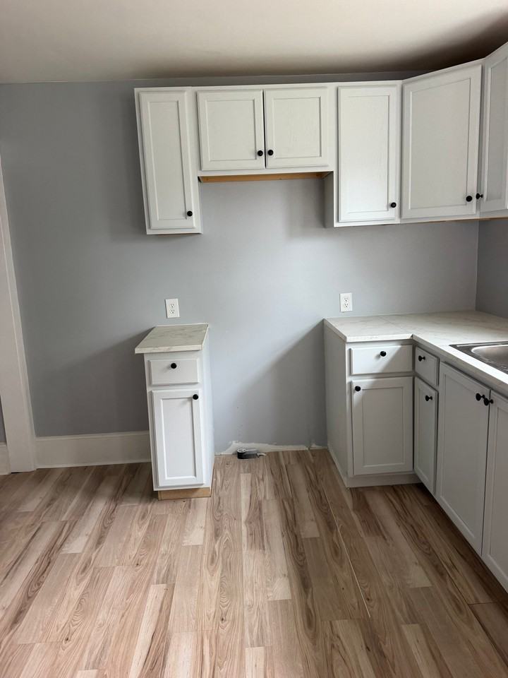 212 E Moore Ave - Photo 5 of 15