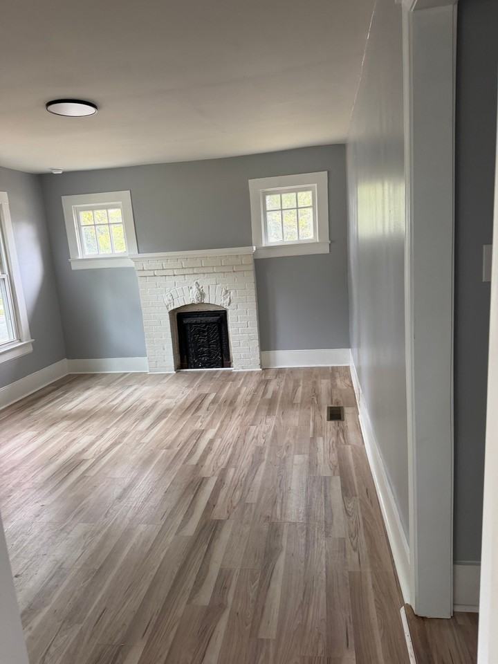 212 E Moore Ave - Photo 7 of 15
