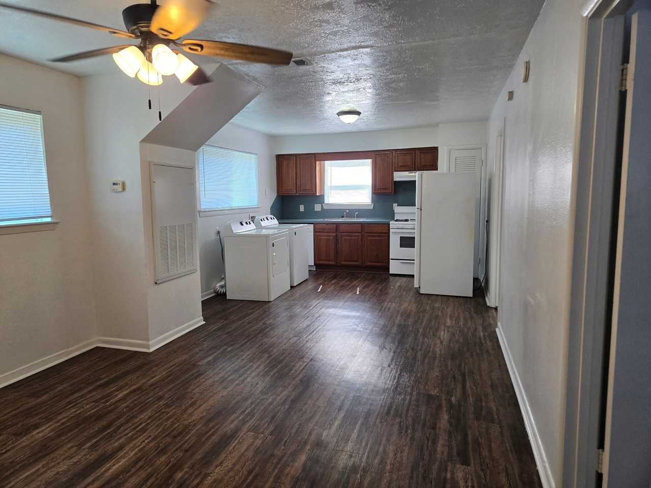 206 Spruce St #A - Photo 2 of 6