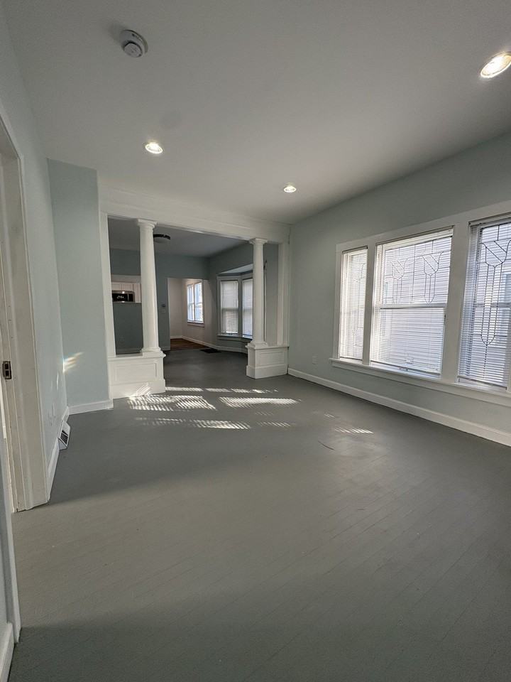 1420 Hamilton Ave Nw #1 - Photo 4 of 10
