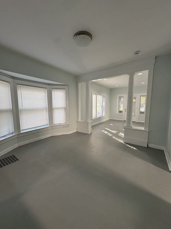 1420 Hamilton Ave Nw #1 - Photo 5 of 10