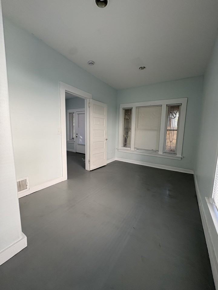 1420 Hamilton Ave Nw #1 - Photo 6 of 10