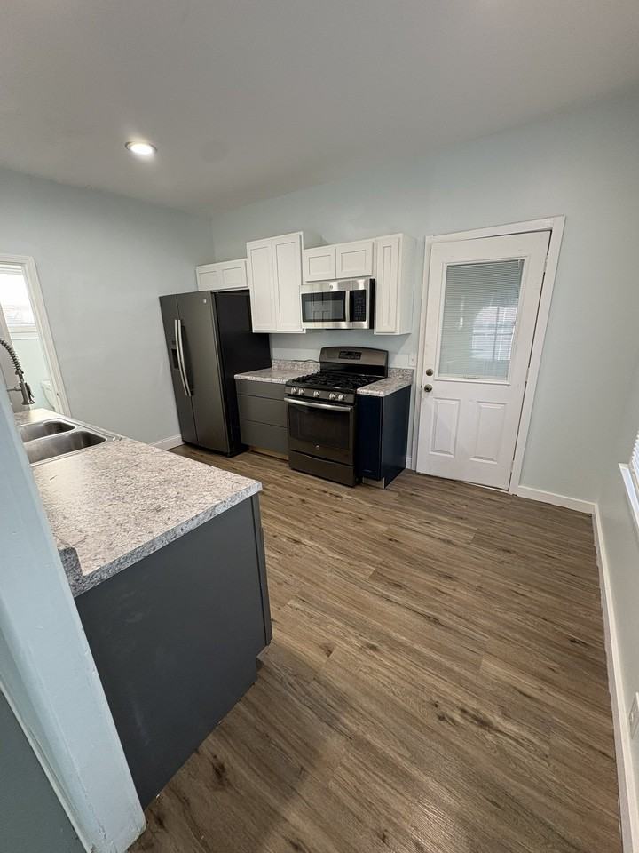 1420 Hamilton Ave Nw #1 - Photo 7 of 10