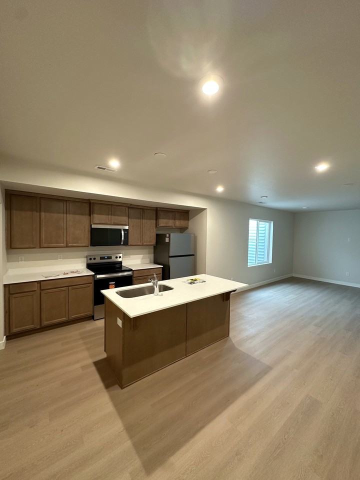 5976 N Canyon Rim Rd #2 - Photo 5 of 20