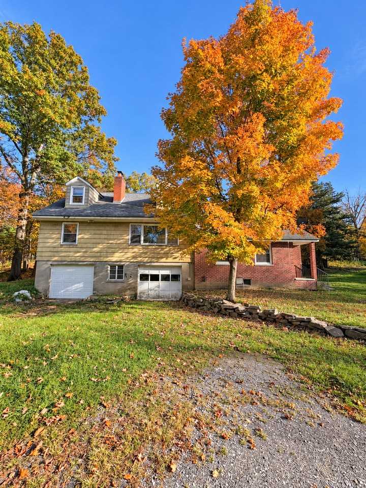 52 Horton Rd - Photo 2 of 29