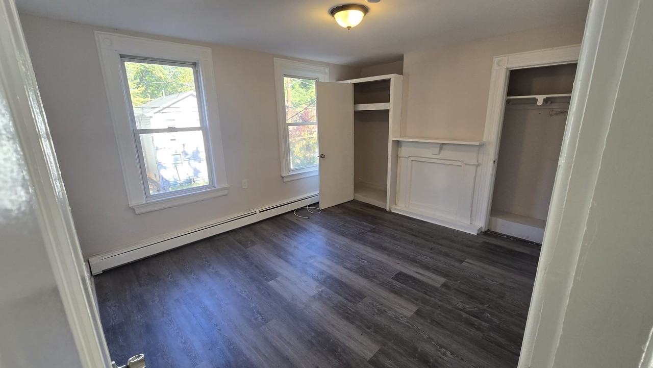202 N 1st St #2 - Photo 2 of 5