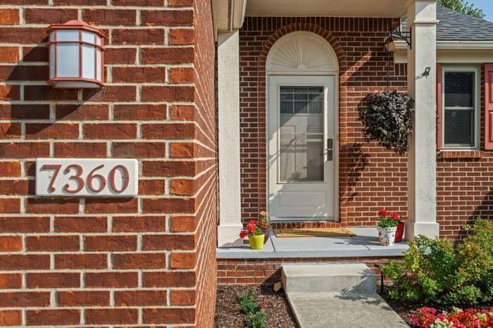 7360 Dover Dr - Photo 2 of 18