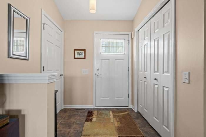 7360 Dover Dr - Photo 3 of 18