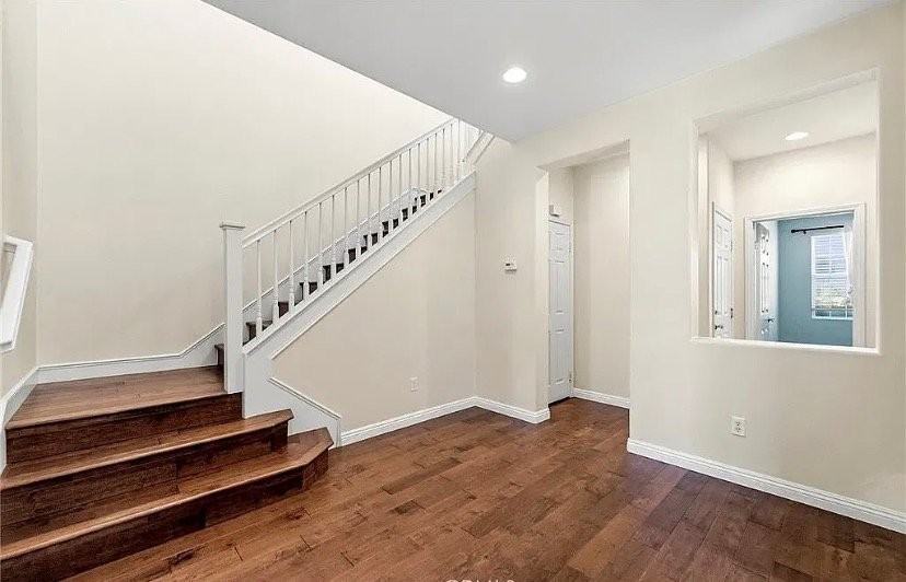 26807 Cottonwood Ct - Photo 2 of 4