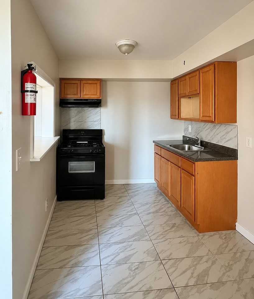 342 Roseville Ave #C02