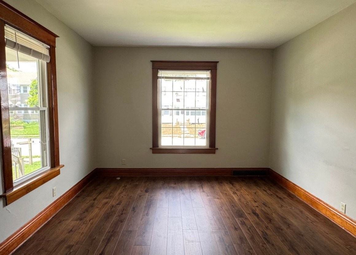 1721 W 16th St #1721 - Photo 3 of 10