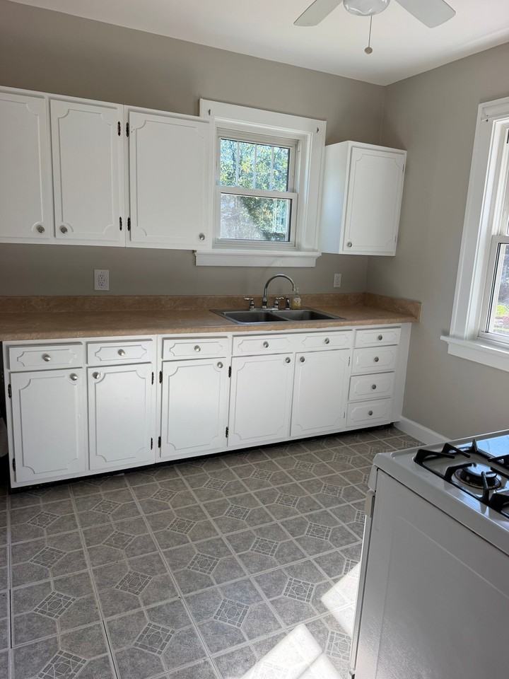7852 Joseph St - Photo 3 of 12
