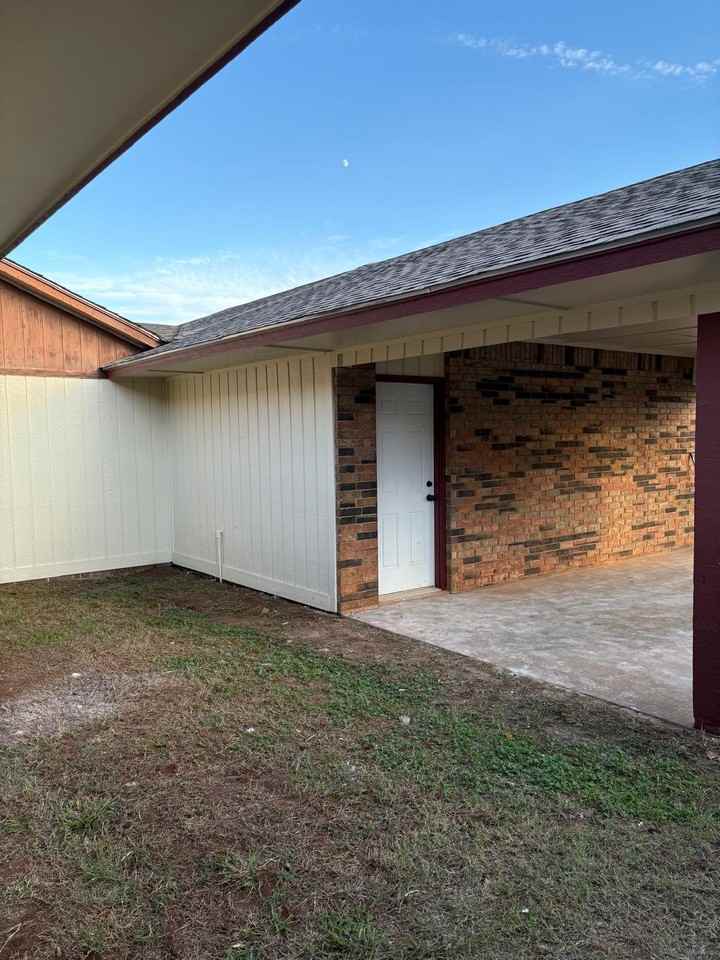 3014 Forestridge Dr - Photo 2 of 20