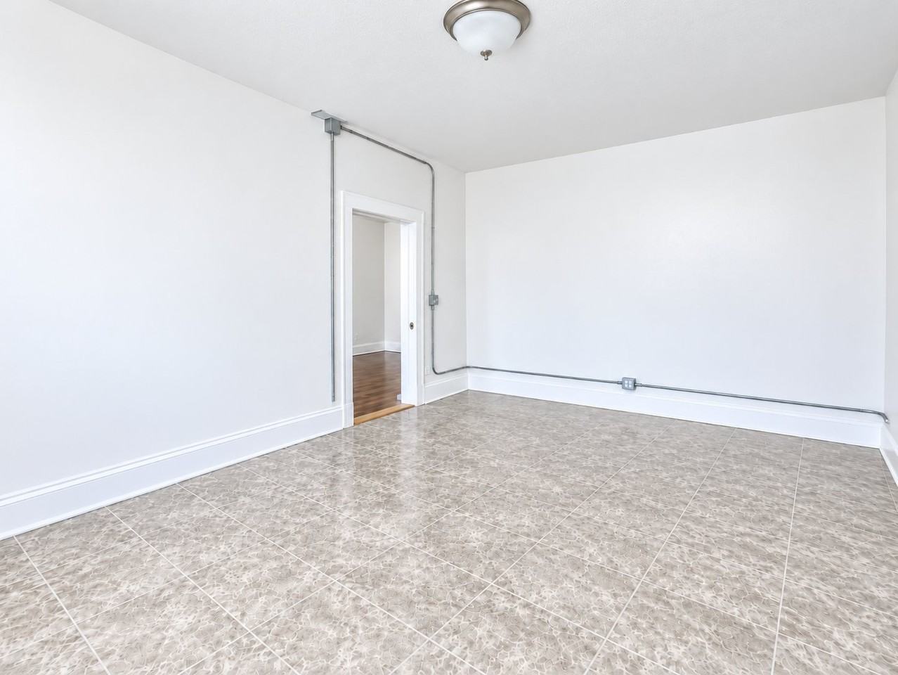 510 W Tabor Rd - Photo 5 of 16