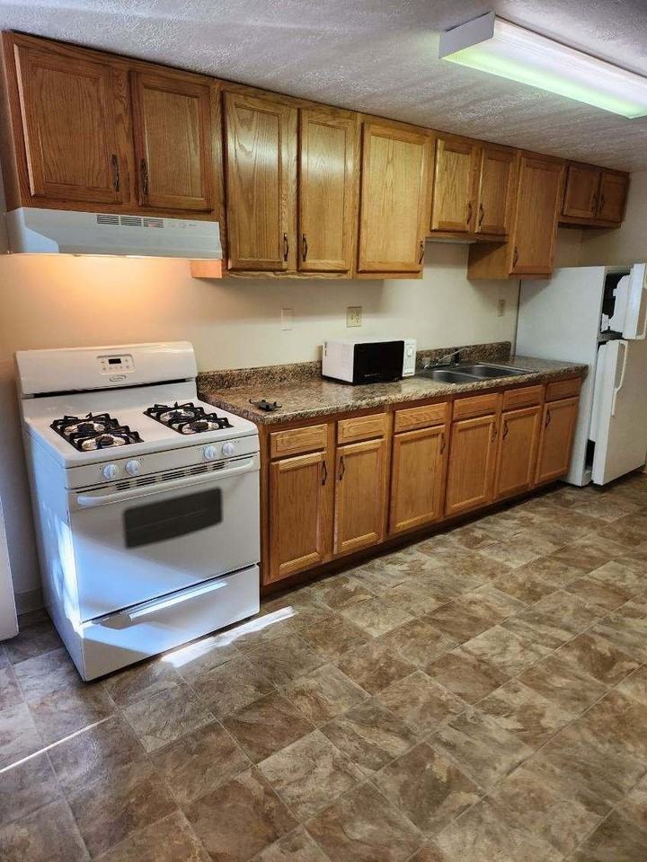 219 Locust St #4