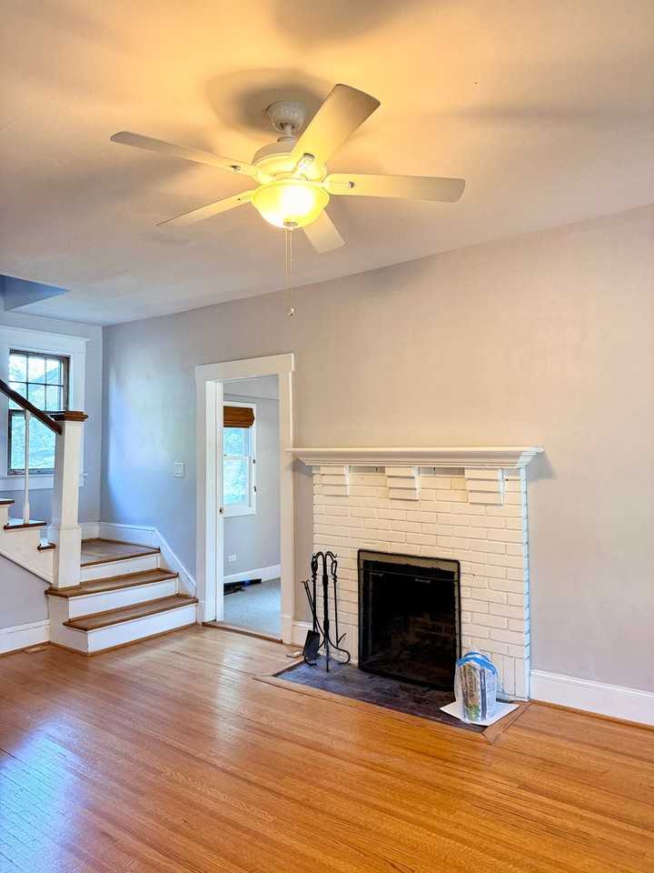 709 N Cleveland St - Photo 3 of 20