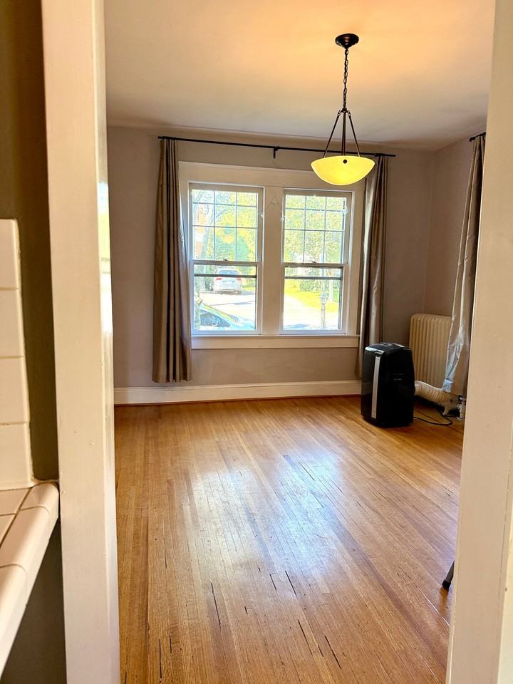 709 N Cleveland St - Photo 5 of 20