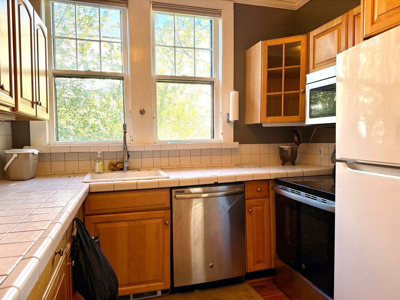 709 N Cleveland St - Photo 6 of 20