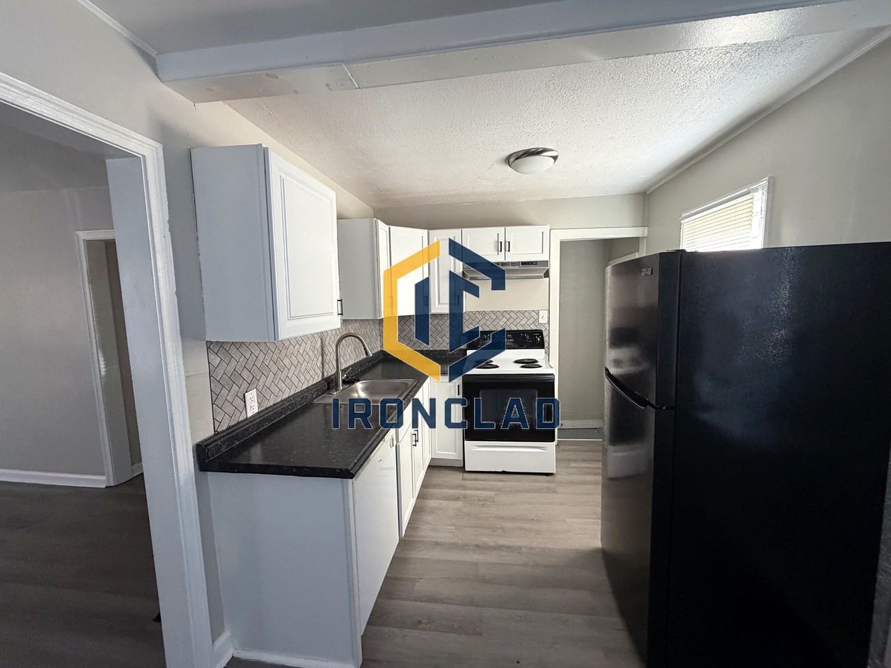 1609 Quill St - Photo 3 of 9