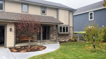 featured image of N28W27586 Peninsula Dr