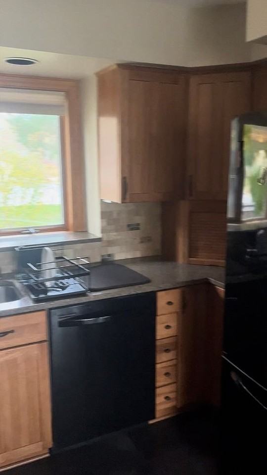 N28W27586 Peninsula Dr - Photo 3 of 16