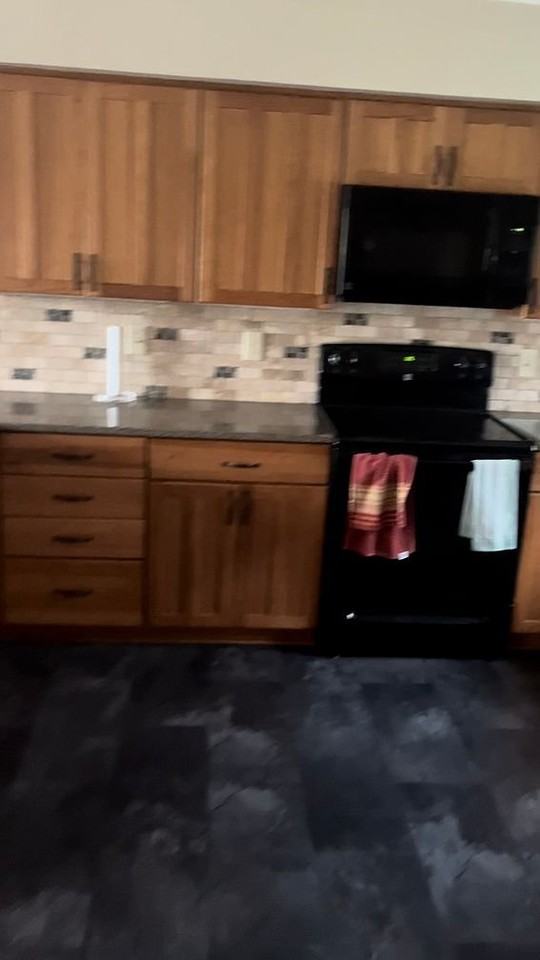 N28W27586 Peninsula Dr - Photo 5 of 16