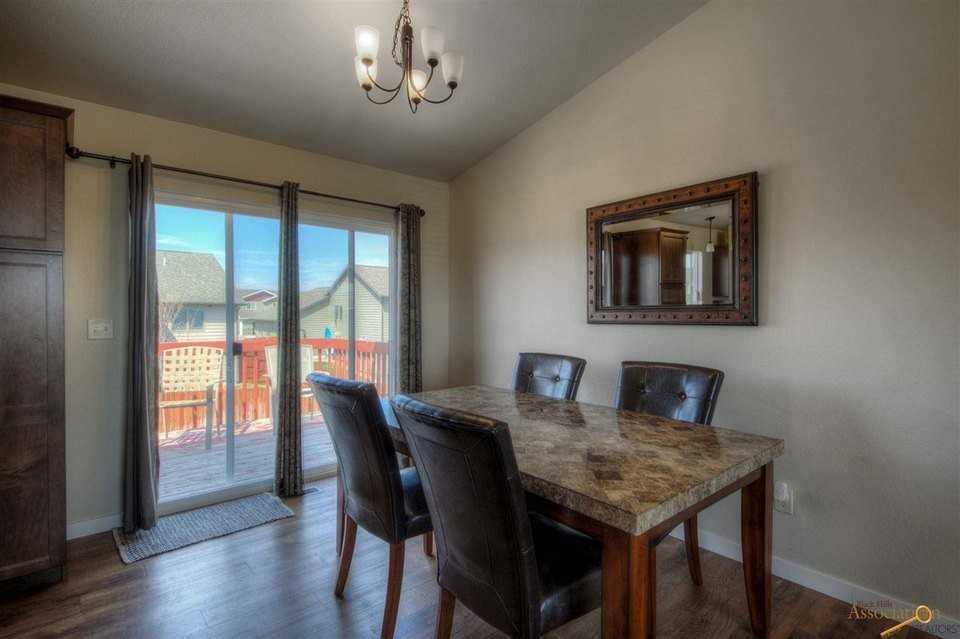 4425 Duckhorn St - Photo 4 of 17