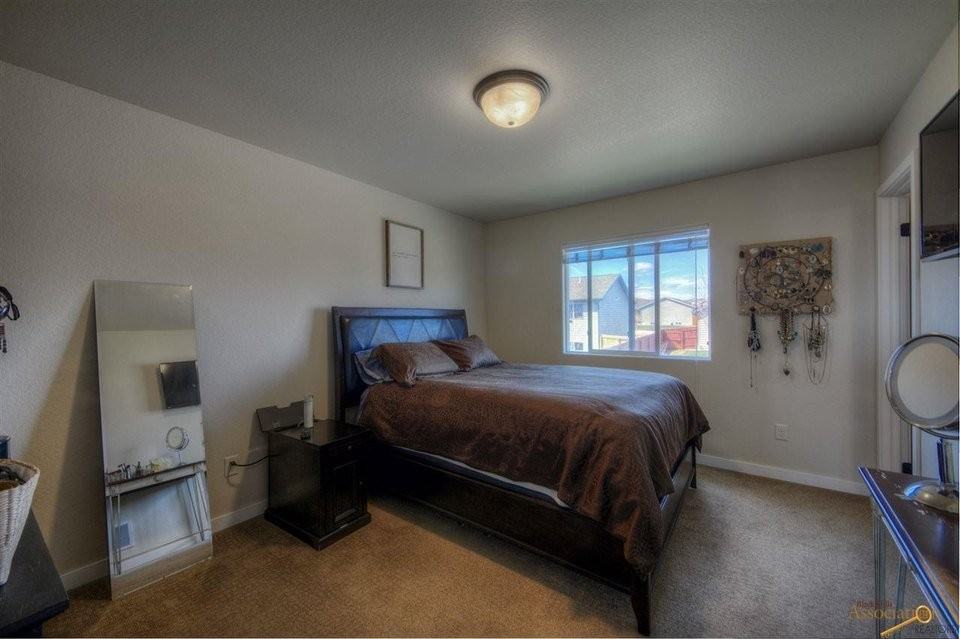 4425 Duckhorn St - Photo 6 of 17