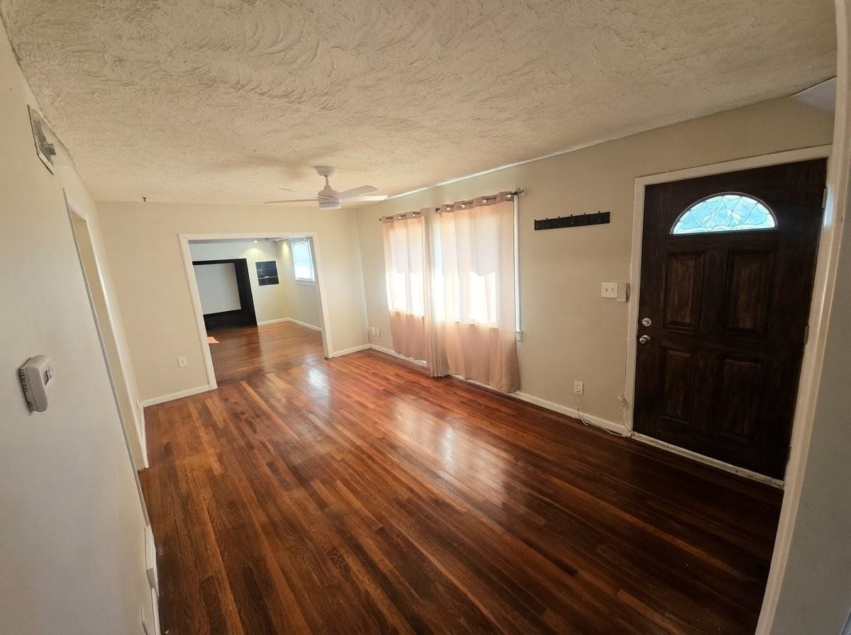 5207 Woodbine Ave - Photo 7 of 17